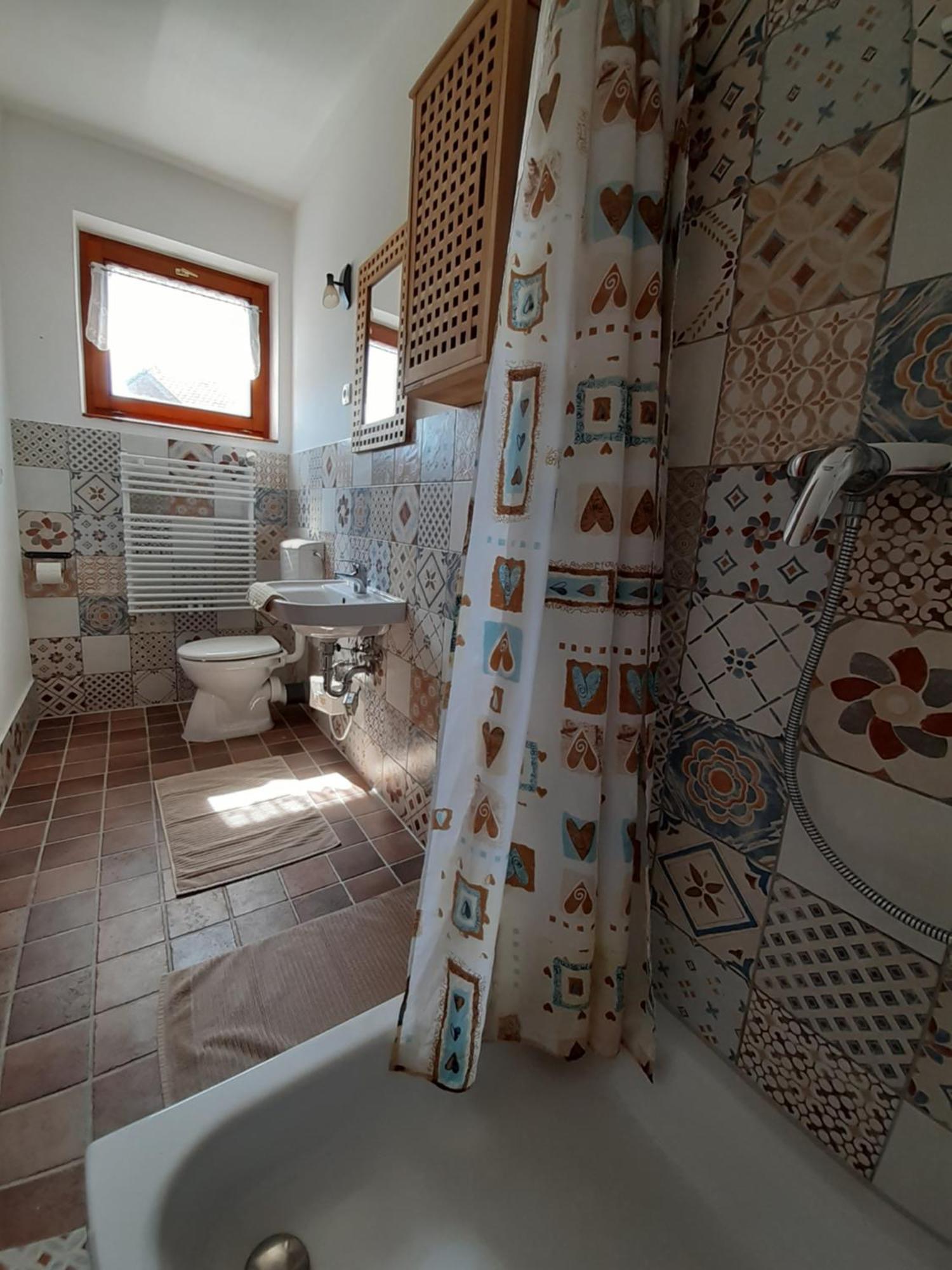 فندق Hungaria Vendeghaz إغير المظهر الخارجي الصورة